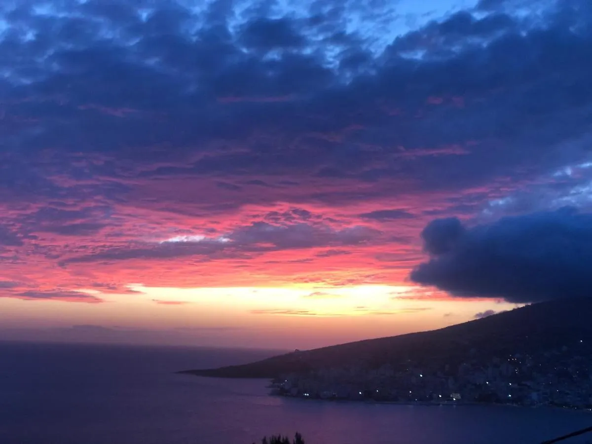 Hilltop Heaven Hotel Sarande