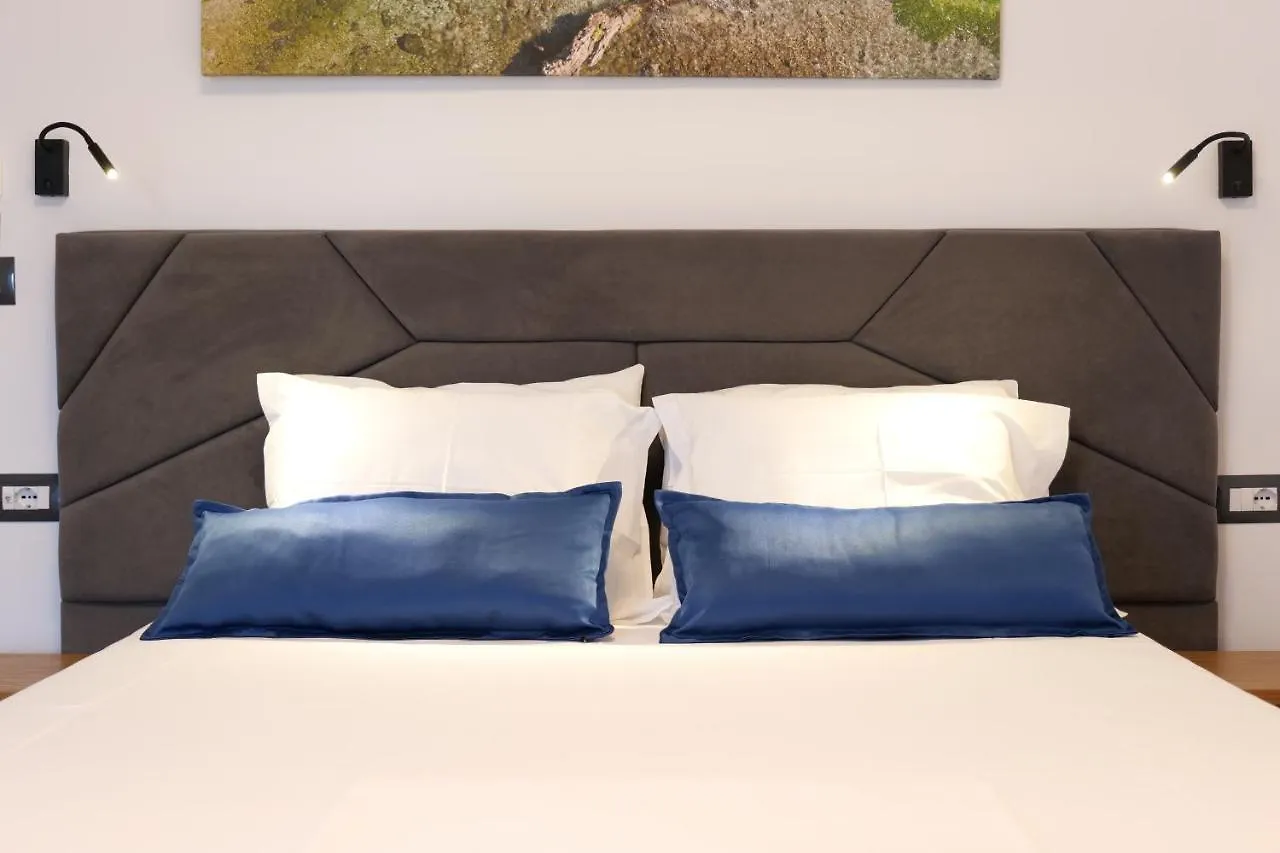 Hilltop Heaven Hotel Sarandë 4*,
