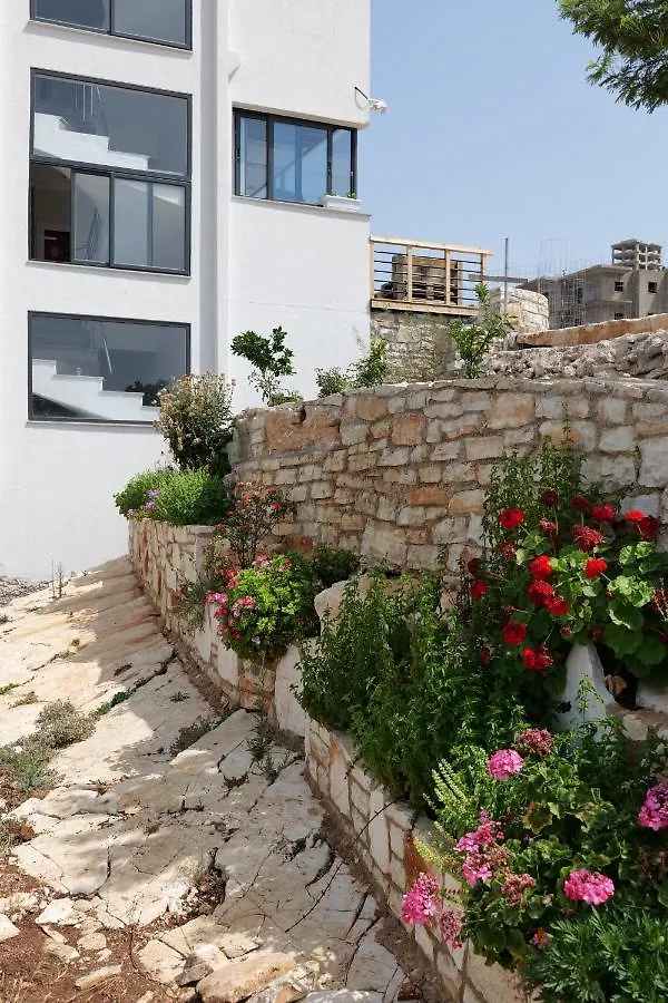 Hilltop Heaven Hotel Sarandë